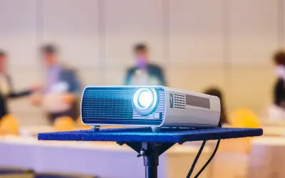 ¿Qué se debe tener en cuenta al elegir un Video Beam?