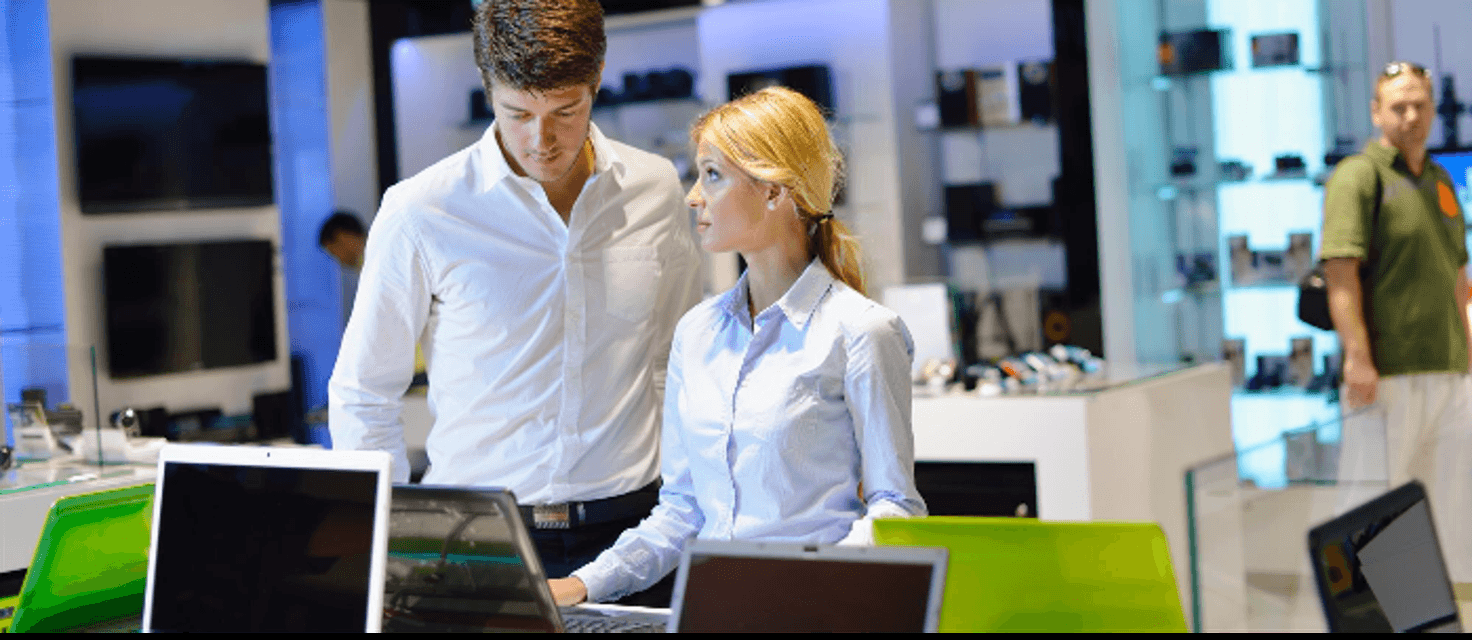 infraestructura tecnológica para empresas en crecimiento con computadores en operación